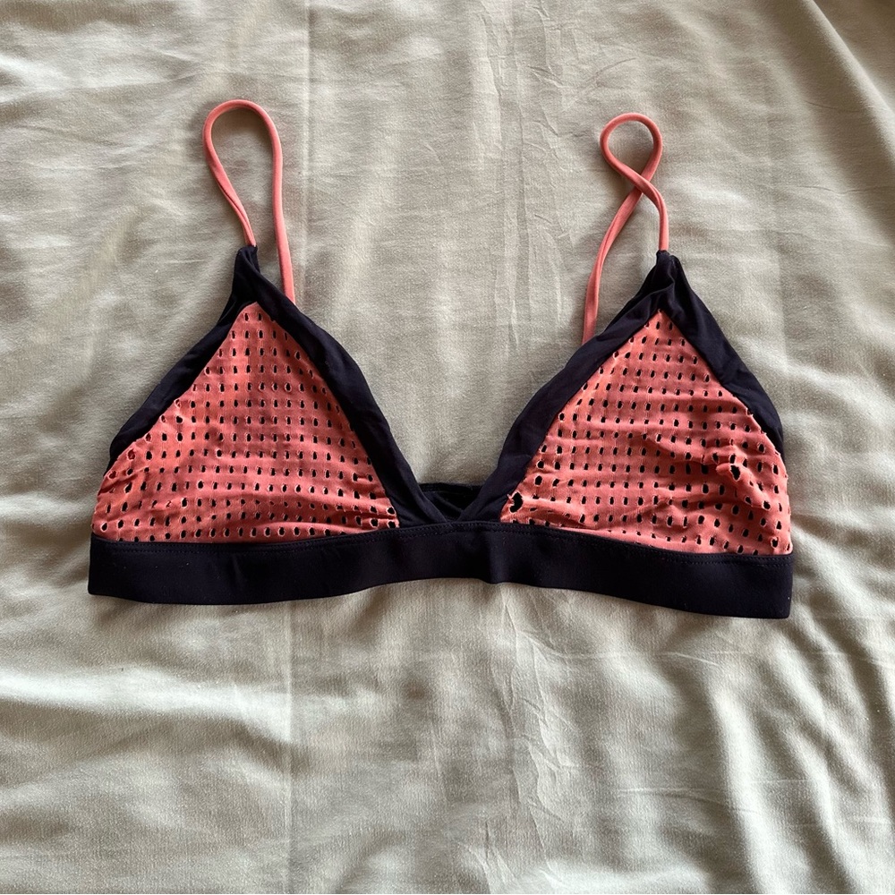 Acacia top li hint color M